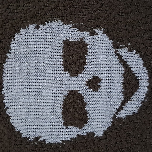 Mod Lusive Women's Size Medium High Low Hem 3/4  Sleeve Sweater with Skull Motif - Picture 3 of 8